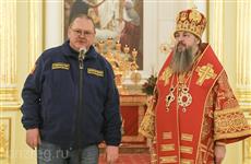Олег Мельниченко посетил Пасхальное богослужение в Спасском соборе Пензы