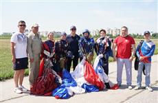 Дмитрий Азаров встретился с участниками чемпионата Вооруженных Сил РФ по парашютному спорту