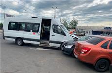 На пр. Кирова в Самаре Datsun врезался в маршрутку