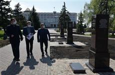 На площади Славы торжественно открыли Аллею маршалов