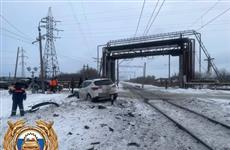 В Тольятти водитель Hyundai заехал под электричку