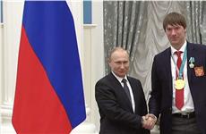Владимир Путин наградил Василия Кошечкина орденом Дружбы