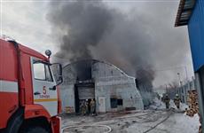 В Самаре 68 человек тушат крупный пожар на ул. Олимпийская