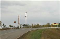 Под Самарой дорожники установили ограждение поперек дороги к кладбищу
