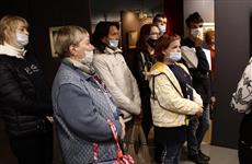 Представители социального сектора в области инклюзии посетили выставку Никаса Сафронова в музее Алабина