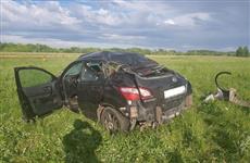 В Борском районе в перевернувшемся в кювет Nissan пострадали три человека