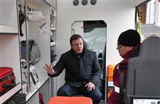 Губернатор передал медучреждениям региона 38 новых автомобилей скорой помощи