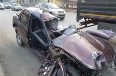 На ул. Физкультурной погиб водитель Lada Priora
