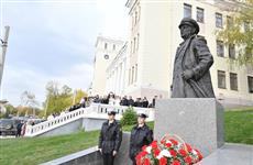 В Самаре появился памятник известному речнику Владимиру Пермякову