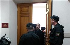 В суде не смогли набрать коллегию для рассмотрения дела об убийстве семьи Гоштов