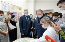 Олег Мельниченко передал больницам Пензенской области 26 новых спецмашин
