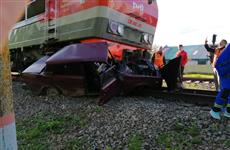 На ж/д переезде у с. Шентала водитель легковушки погиб под поездом