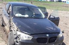 В Кинельском районе BMW врезалась в самосвал, есть пострадавшие