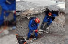 В Самаре под обрушившейся крышей гаража погиб мужчина