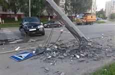 В Новокуйбышевске автомобиль Suzuki снес световую опору