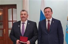 Губернатор Дмитрий Азаров накануне Дня России вручил землякам государственные награды
