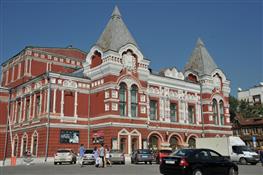 Губернатор Николай Меркушкин в рамках рабочей поездки по Самаре посетил театр драмы им. Горького
