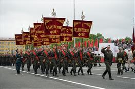 Парад Победы на площади Куйбышева