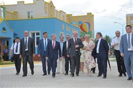 Губернатор Николай Меркушкин посетил новый микрорайон "Южный город"