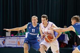 Баскетбольная "Самара" уверено переиграла "Новосибирск" - 75:67