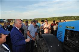 Николай Меркушкин ознакомился с ходом уборки семенного картофеля на полях ЗАО "Самара-Солана"