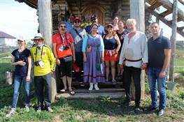 Колумбийцам провели экскурсию по Красноярскому району