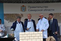 Церемонии закладки символической капсулы в основании поликлиники в 19-м квартале Автозаводского района