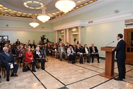 Накануне Дня конституции Дмитрий Азаров вручил государственные награды