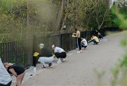 Корпоративные волонтеры провели экологическую акцию в Ботаническом саду