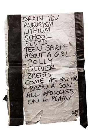 Плейлист с концерта группы Nirvana, написанный рукой Курта Кобейна