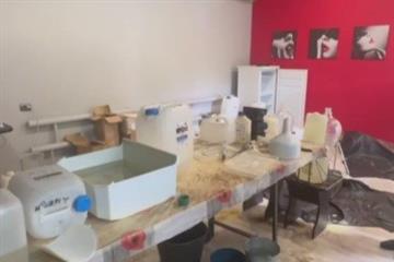 Полиция устроила облаву на сызранца, который в одном из ангаров оборудовал нарколабораторию
