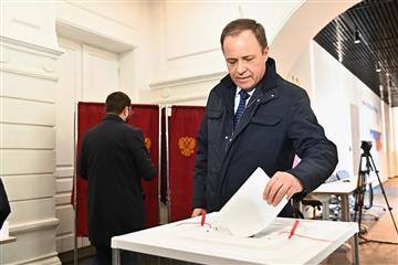 Полпред президента в ПФО Игорь Комаров проголосовал на выборах главы государства