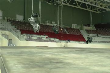В Самаре начали намораживать лед во Дворце спорта