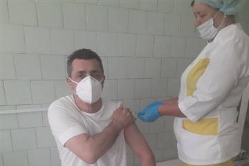 Президент БК "Самара" Камо Погосян прошел вакцинацию от коронавируса