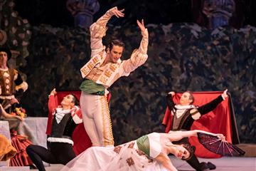 Самарский театр оперы и балета приглашает на последние показы "Бахчисарайского фонтана" и "Дон Кихота Ламанчского" в этом году
