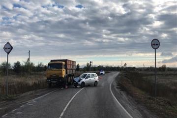 Два ДТП с легковушками и грузовиками произошли в Самарской области за сутки