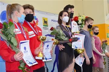 В Сызрани на первом этапе Кубка России выступили сильнейшие фигуристы страны
