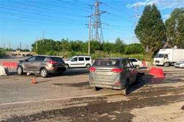 Водитель Kia поздно заметил дорожное ограждение на Ракитовском шоссе в Самаре