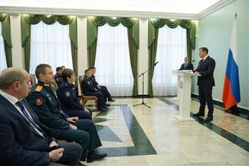 Губернатор Дмитрий Азаров вручил награды самарцам-участникам специальной военной операции