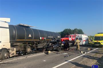 Два человека погибли в ДТП с бензовозом под Самарой 