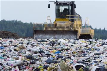 Счетная палата обнаружила, что ГУП "Экология" принимает мусор не глядя