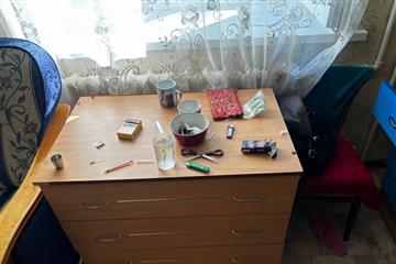 Жительница Сызрани пускала в квартиру наркоманов за еду и сигареты