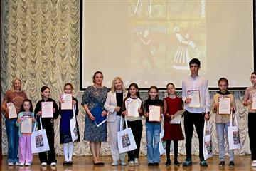 При поддержке 