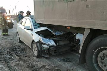 В Самарской области погиб водитель Kia Rio, столкнувшийся с фурой