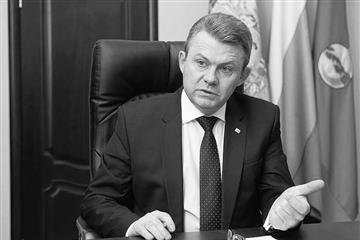 Ушел из жизни бывший глава Чапаевска Дмитрий Блынский