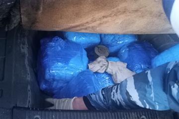 За сутки в Самарской области остановили два автомобиля с 7 кг наркотиков