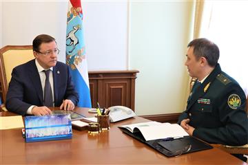 Губернатор Дмитрий Азаров встретился с начальником Самарской таможни
