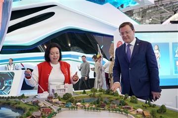 Дмитрий Азаров посетил стенд Самарской области на выставке "Россия" в Москве