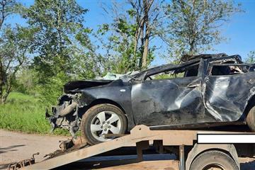 В Красноярском районе водитель Toyota вылетел в кювет, пострадали три человека