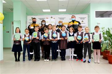 Сотрудники Новокуйбышевского завода масел и присадок провели для школьников экологические уроки